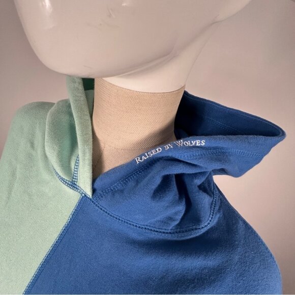 ❤️ Rare Raised By Wolves Two-Tone Hoodie in Blue and Mint Size M - Picture 3 of 10